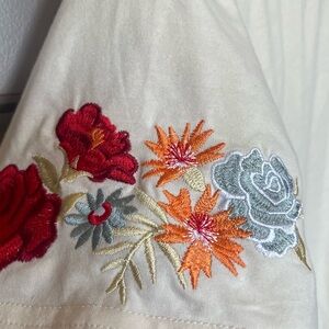 Floral Embroidered Cream Top -SHEIN